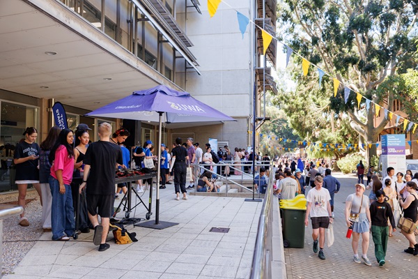 image of outside of the Bayliss building during Open Day